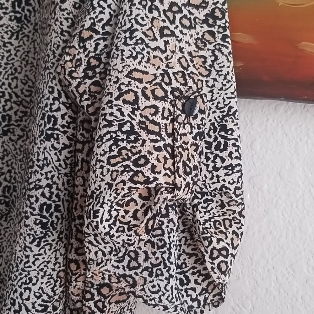 Worthington Blouse - Picture 4 of 11